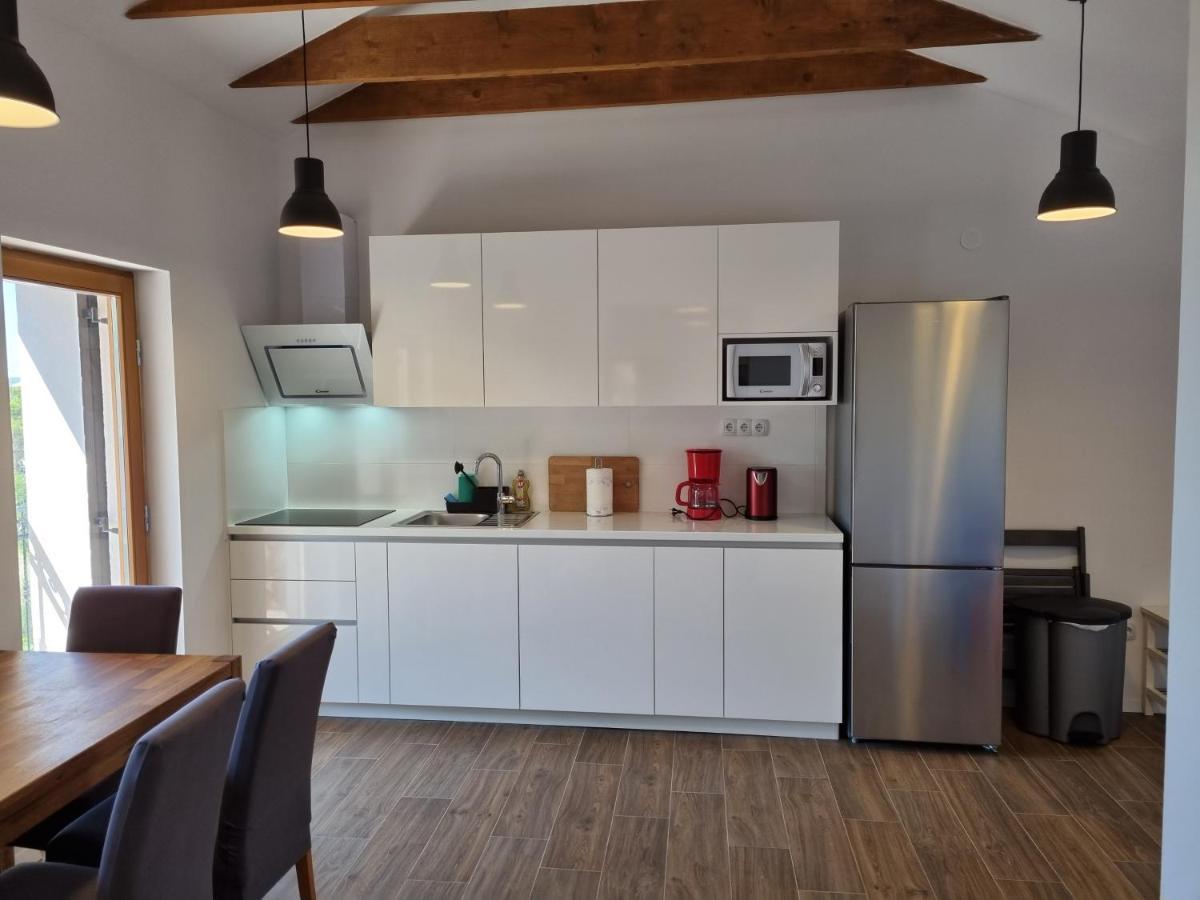 Apartments Jungic, Rab Banjol エクステリア 写真