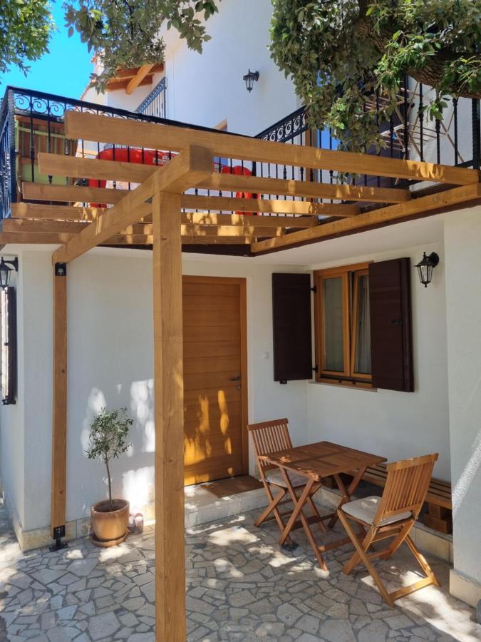 Apartments Jungic, Rab Banjol エクステリア 写真
